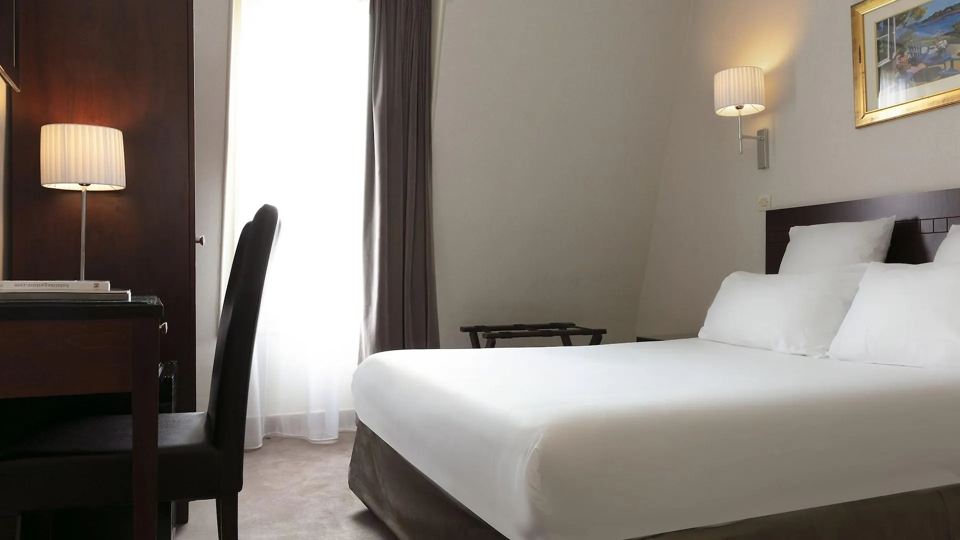 Saint Cyr Etoile Hotel 3*