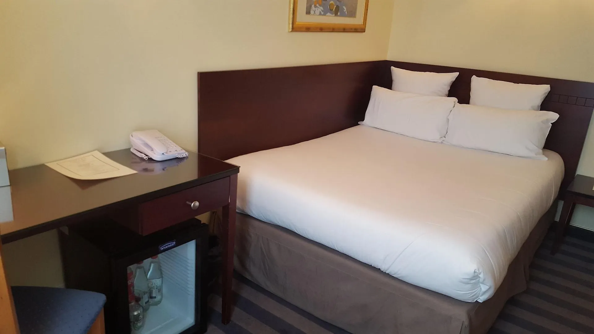 Hotel Saint Cyr Etoile 3*