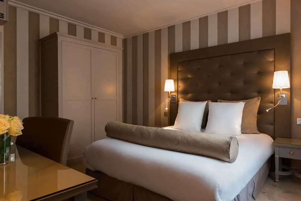 Saint Cyr Etoile 3* Paříž