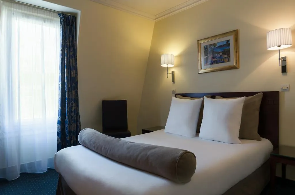Hotel Saint Cyr Etoile 3*