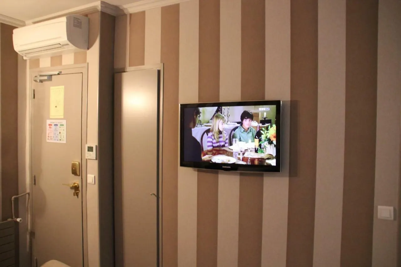 Hotel Saint Cyr Etoile Parijs