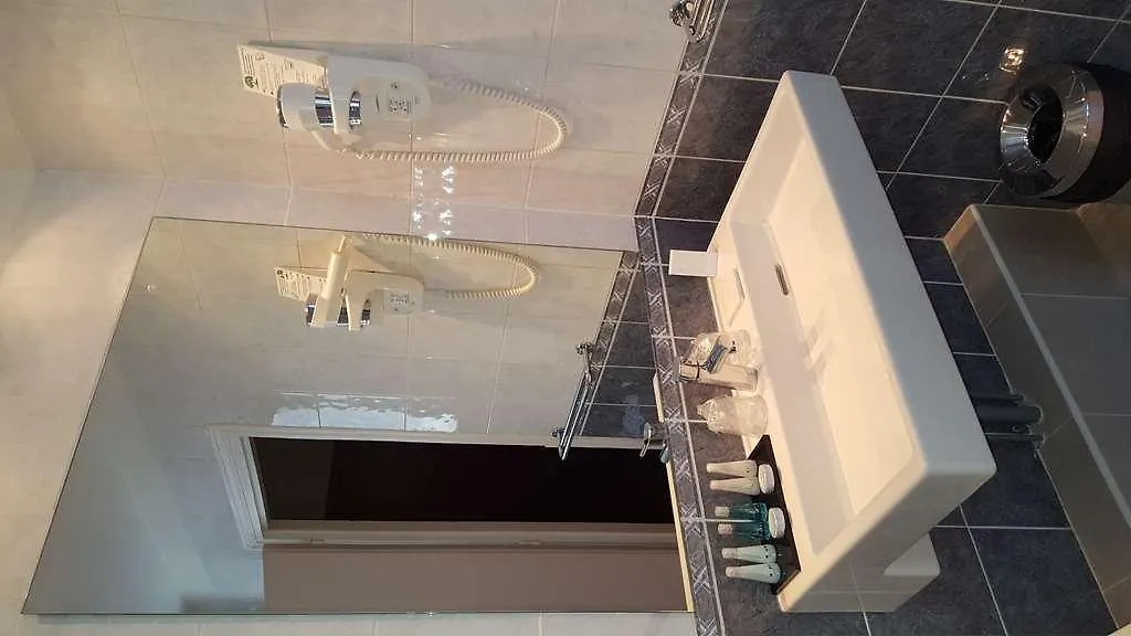 Hotel Saint Cyr Etoile Parijs